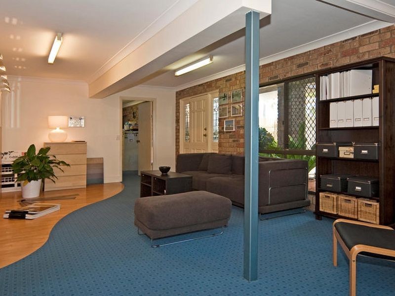 85 Brisbane Road, Newtown QLD 4305
