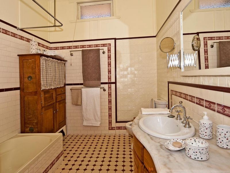 85 Brisbane Road, Newtown QLD 4305