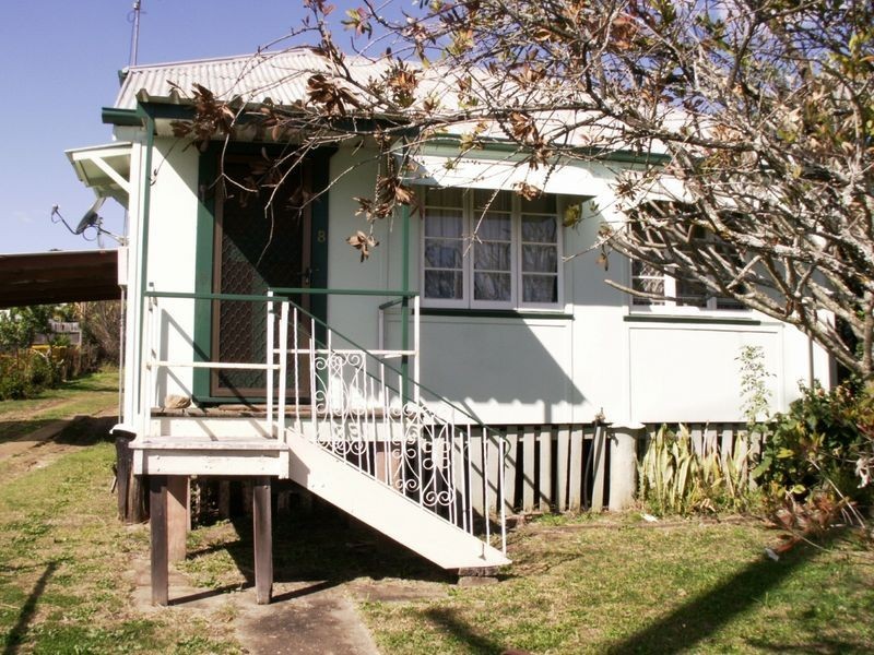 8 Cole Street, Booval QLD 4304