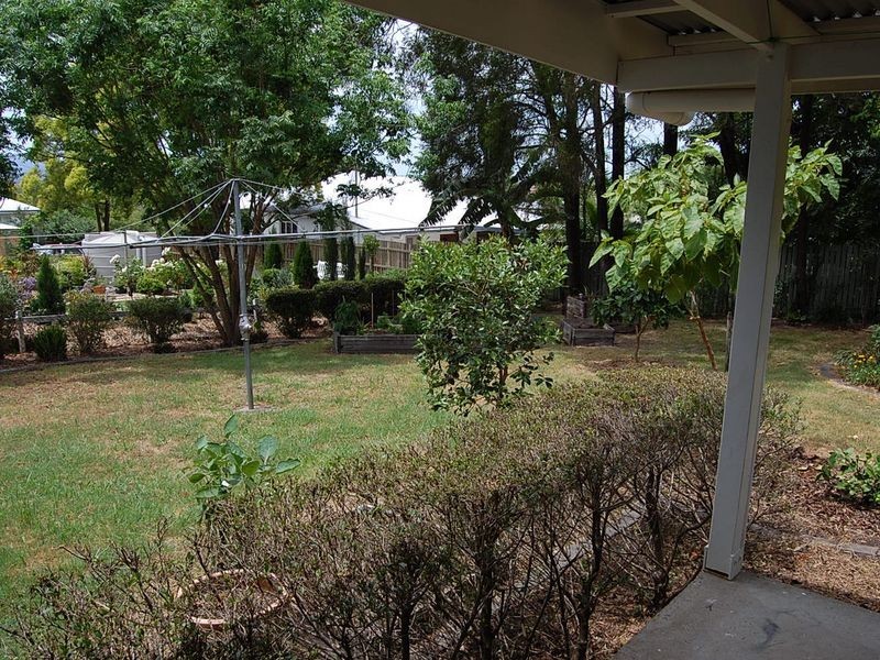 46 Whitehill Road, Eastern Heights QLD 4305