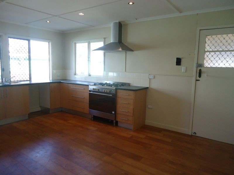 9 Baillieston Street, Leichhardt QLD 4305