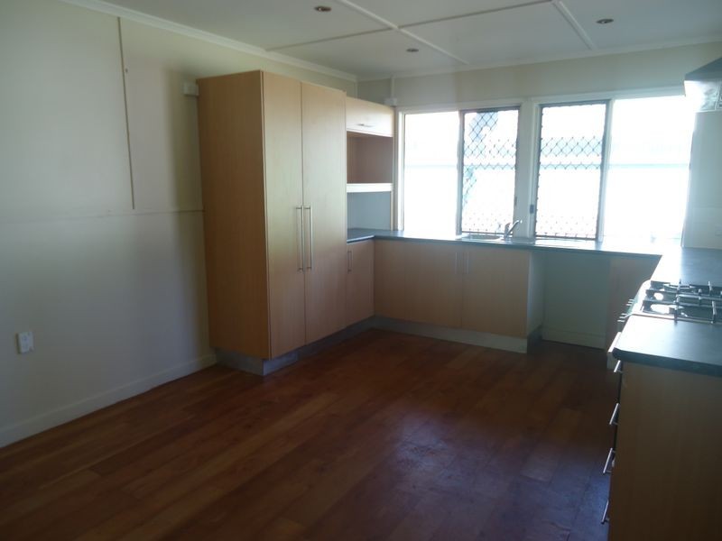 9 Baillieston Street, Leichhardt QLD 4305