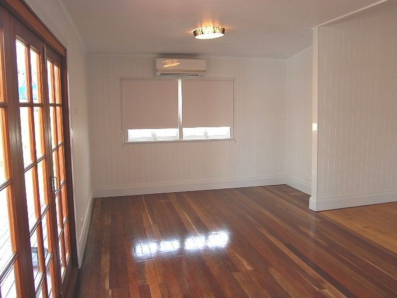 21A Grange Road, Newtown QLD 4305