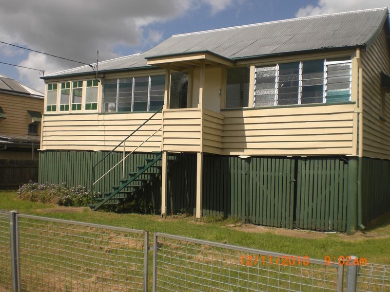 3 Shine Street, One Mile QLD 4305