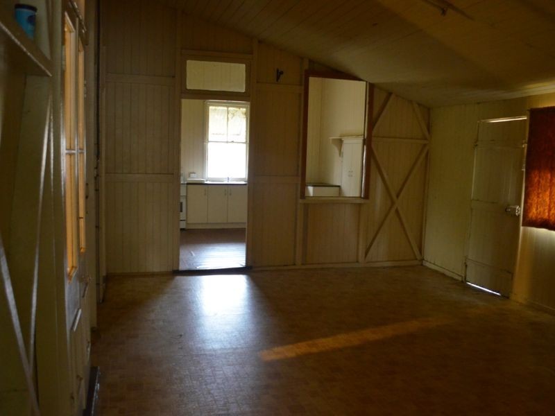 25 Fassifern St, Peak Crossing QLD 4306