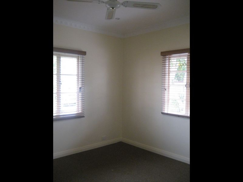 2 George Lane, Newtown QLD 4305