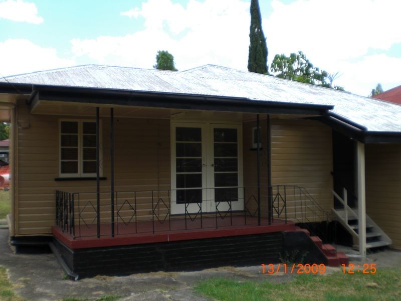 2 George Lane, Newtown QLD 4305