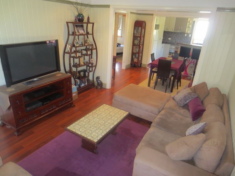 24 Thompson Street, Bundamba QLD 4304