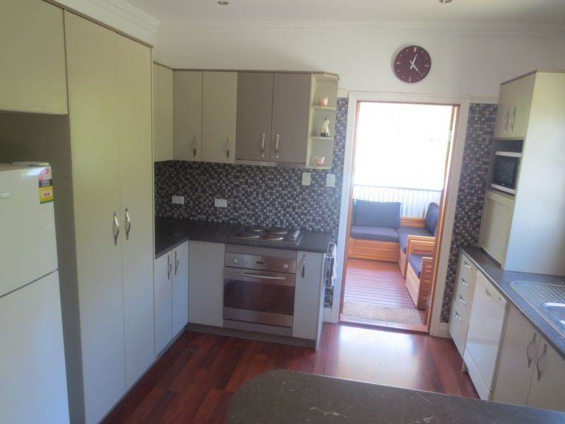 24 Thompson Street, Bundamba QLD 4304