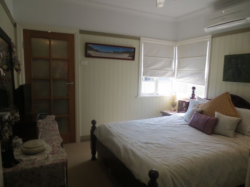 24 Thompson Street, Bundamba QLD 4304