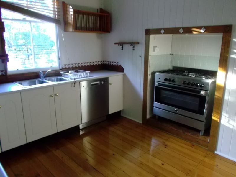 12 Brisbane Road, East Ipswich QLD 4305
