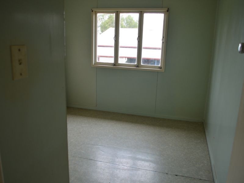 25 Fassifern St, Peak Crossing QLD 4306