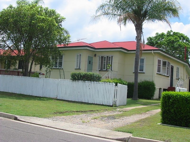 36 Pemberton St, Booval QLD 4304