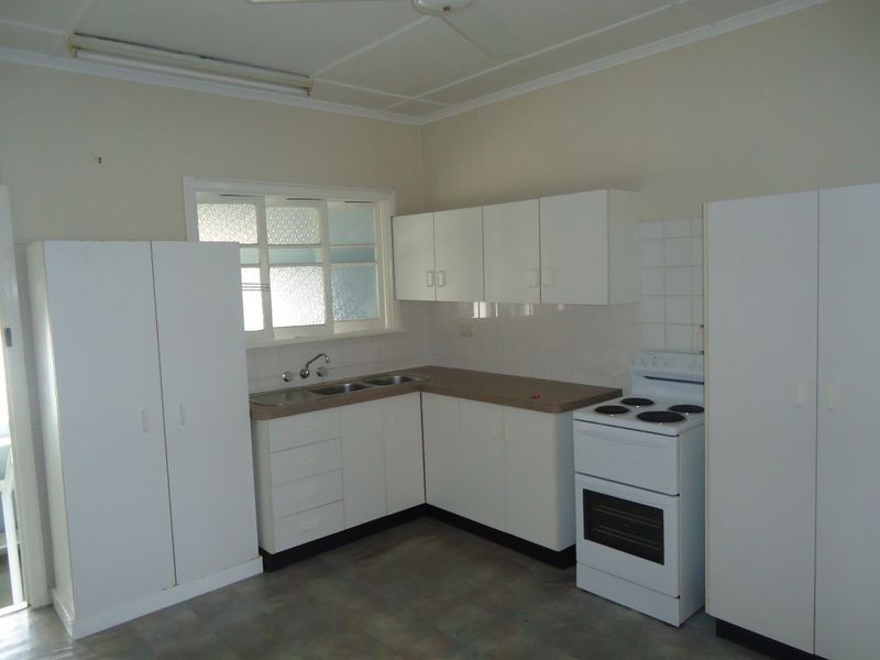 36 Pemberton St, Booval QLD 4304
