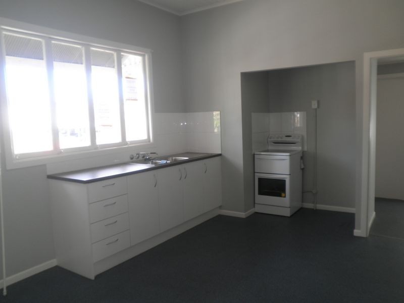 4 Mortimer Street, Ipswich QLD 4305