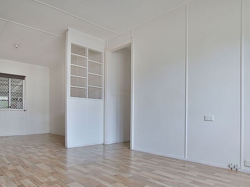 37 Clifton Street, Booval QLD 4304