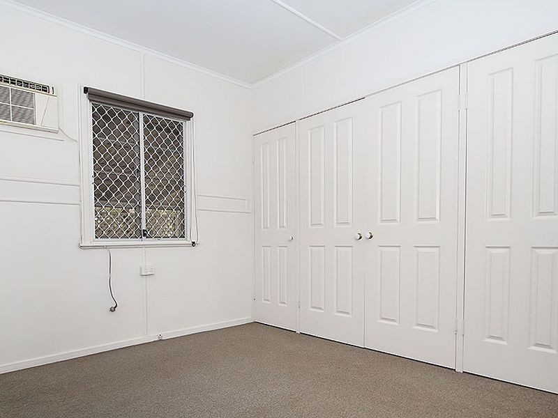 37 Clifton Street, Booval QLD 4304