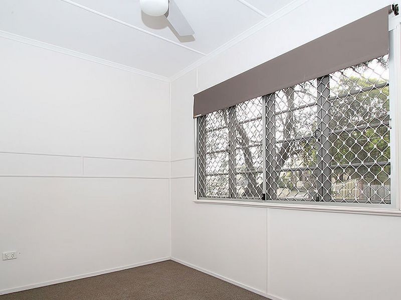 37 Clifton Street, Booval QLD 4304