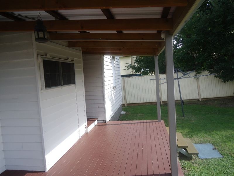 38 George Street, Silkstone QLD 4304