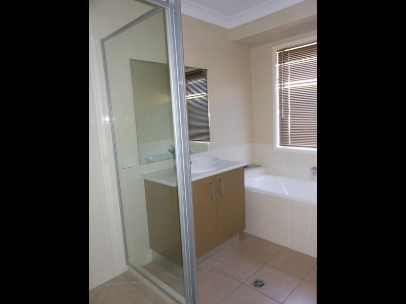 11 Rhiannon Drive, Flinders View QLD 4305