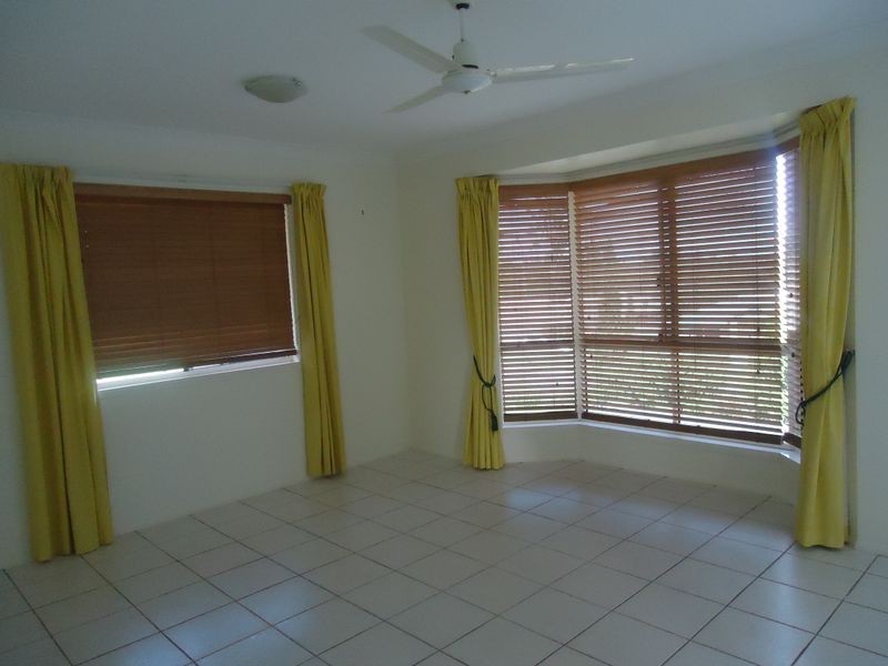 12 Phoenix Court, Churchill QLD 4305