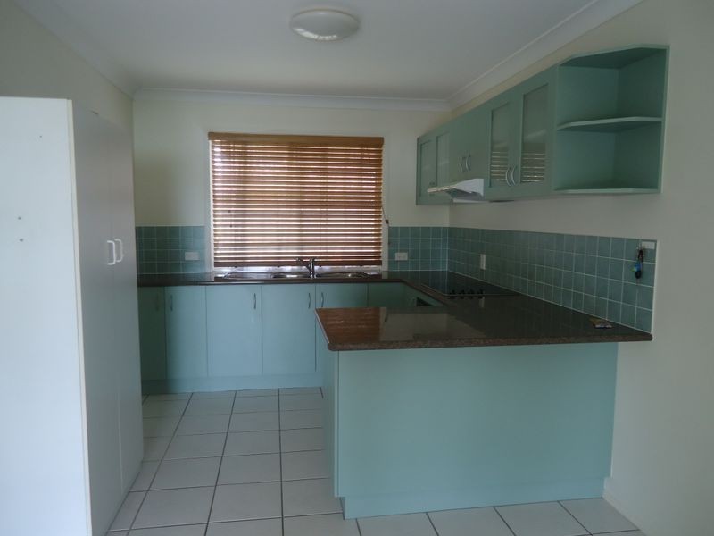 12 Phoenix Court, Churchill QLD 4305