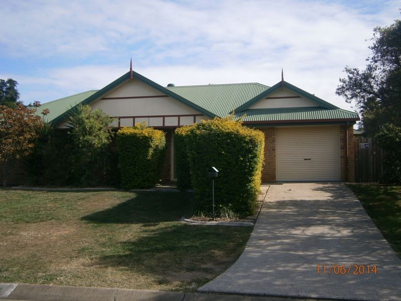 4 Hillcrest Place, Flinders View QLD 4305