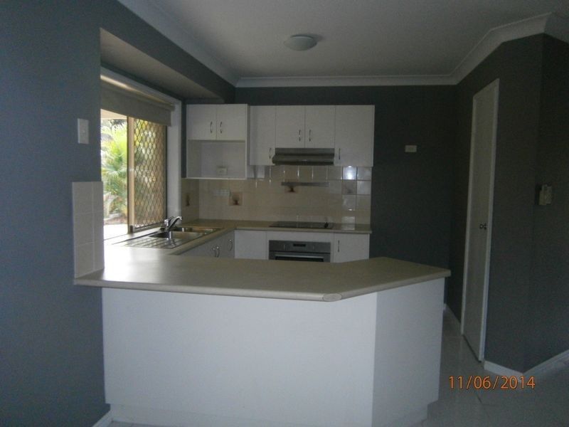 4 Hillcrest Place, Flinders View QLD 4305