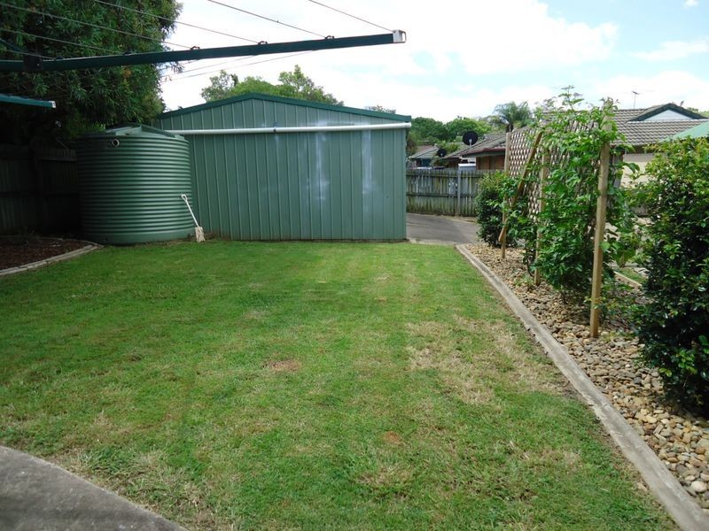 4 Hillcrest Place, Flinders View QLD 4305