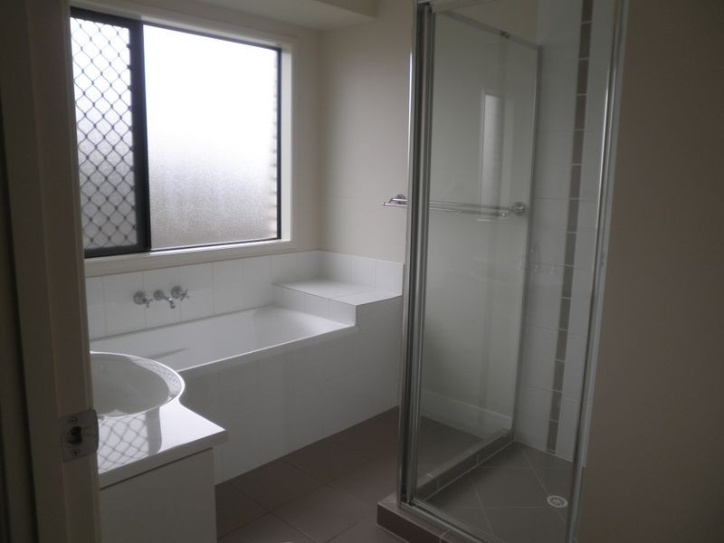 11 Acacia Close, Raceview QLD 4305