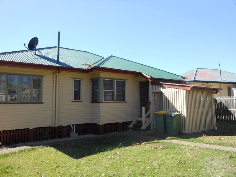 9 Crescent Street, Leichhardt QLD 4305