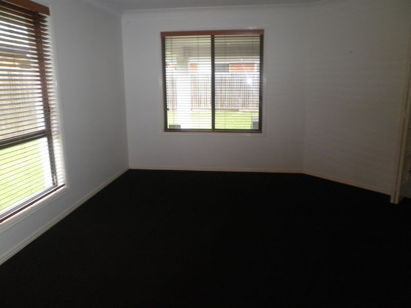 2 Dewhurst Crescent, Raceview QLD 4305
