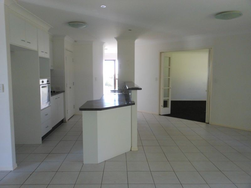 2 Dewhurst Crescent, Raceview QLD 4305