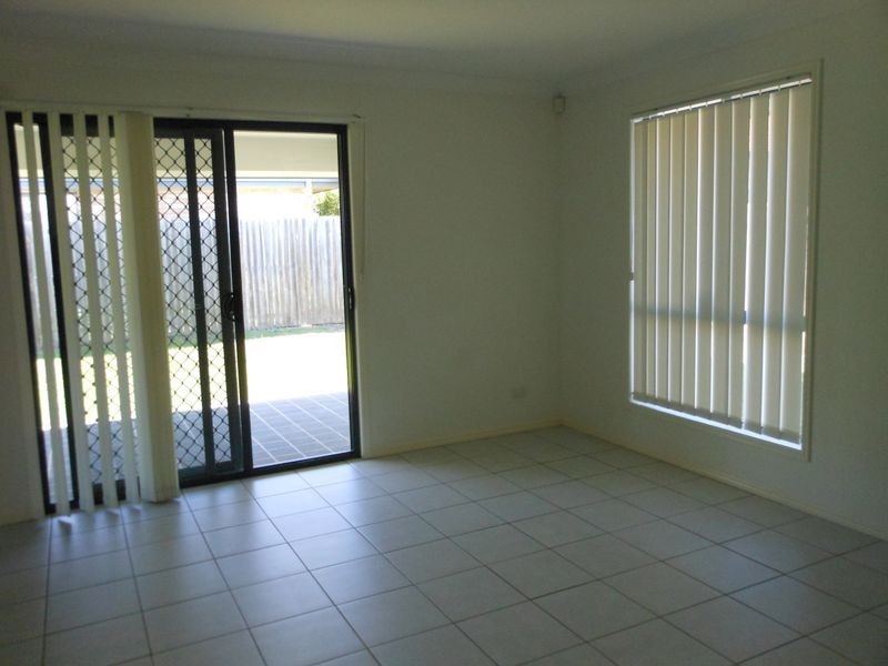 2 Dewhurst Crescent, Raceview QLD 4305