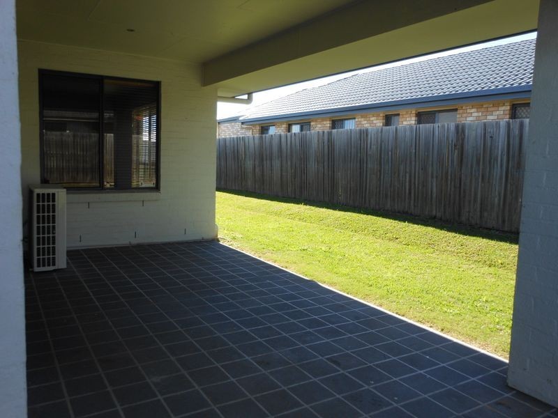 2 Dewhurst Crescent, Raceview QLD 4305