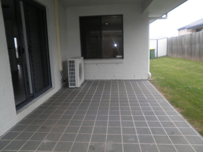2 Dewhurst Crescent, Raceview QLD 4305