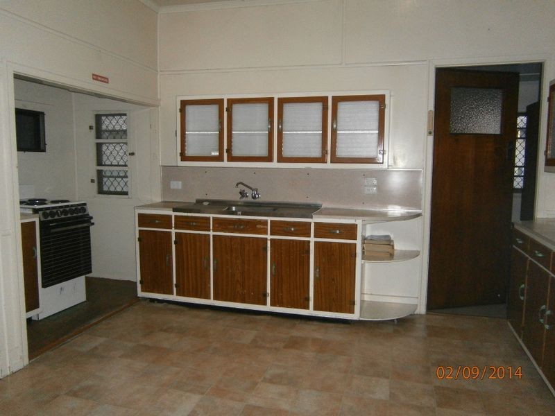 37 Hamilton Street, Booval QLD 4304