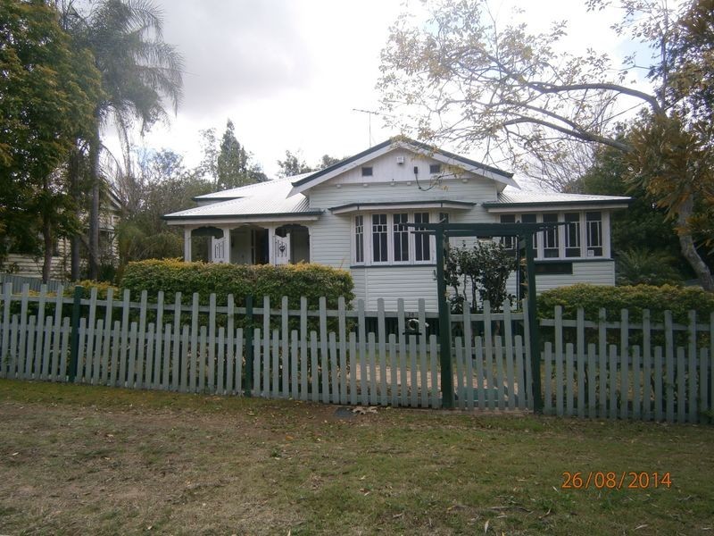 14 Salisbury Road, Ipswich QLD 4305