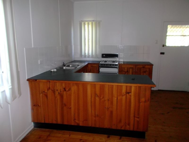 5 Coleman Street, Leichhardt QLD 4305