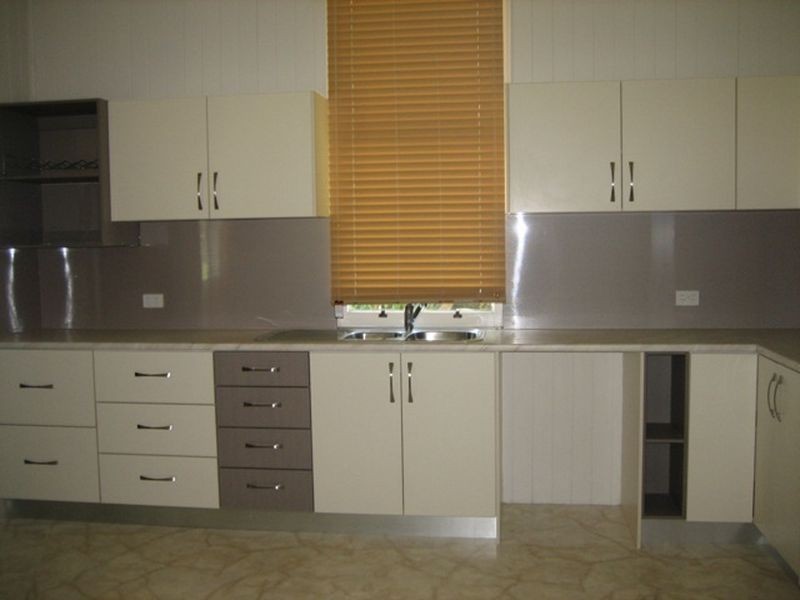 24 Cothill Road, Booval QLD 4304