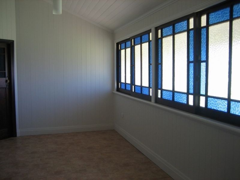 24 Cothill Road, Booval QLD 4304