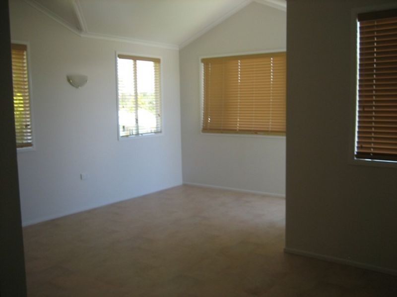 24 Cothill Road, Booval QLD 4304