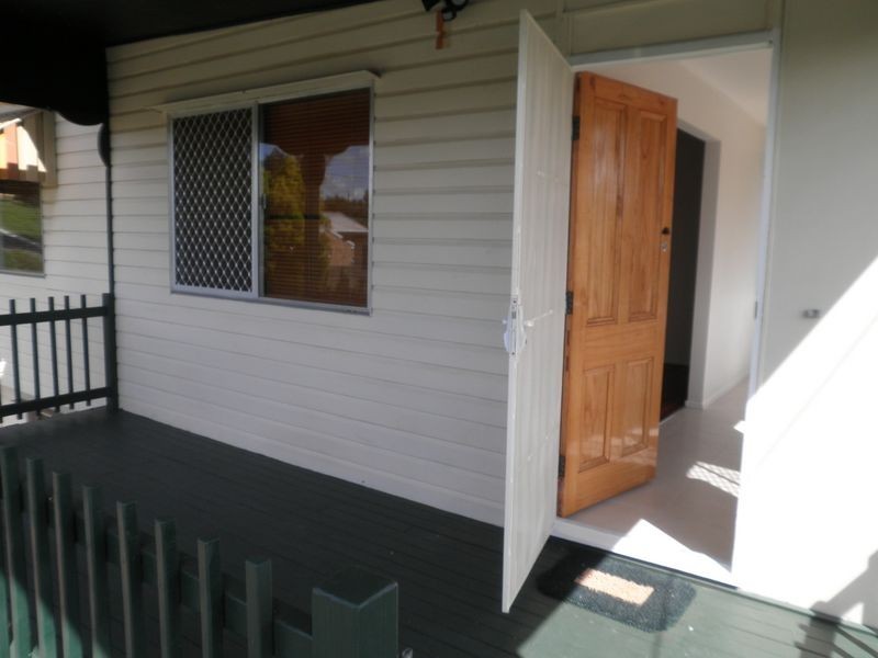 11 Gibbs st, Churchill QLD 4305