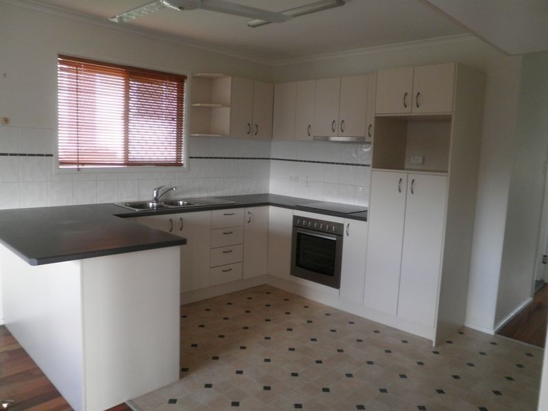 11 Gibbs st, Churchill QLD 4305