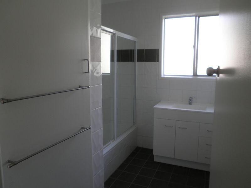 11 Gibbs st, Churchill QLD 4305