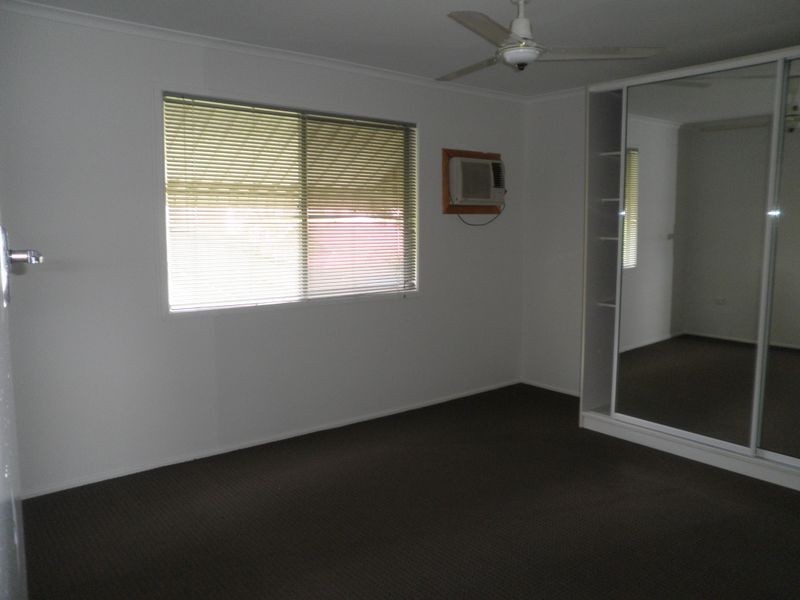 11 Gibbs st, Churchill QLD 4305