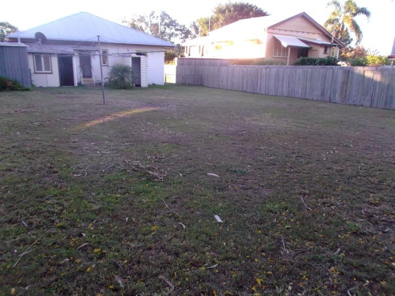 14 Phillip Street, One Mile QLD 4305