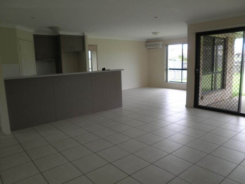 67 Banksia Drive, Raceview QLD 4305