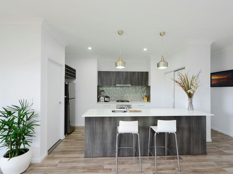 21 Grange Road, Newtown QLD 4305