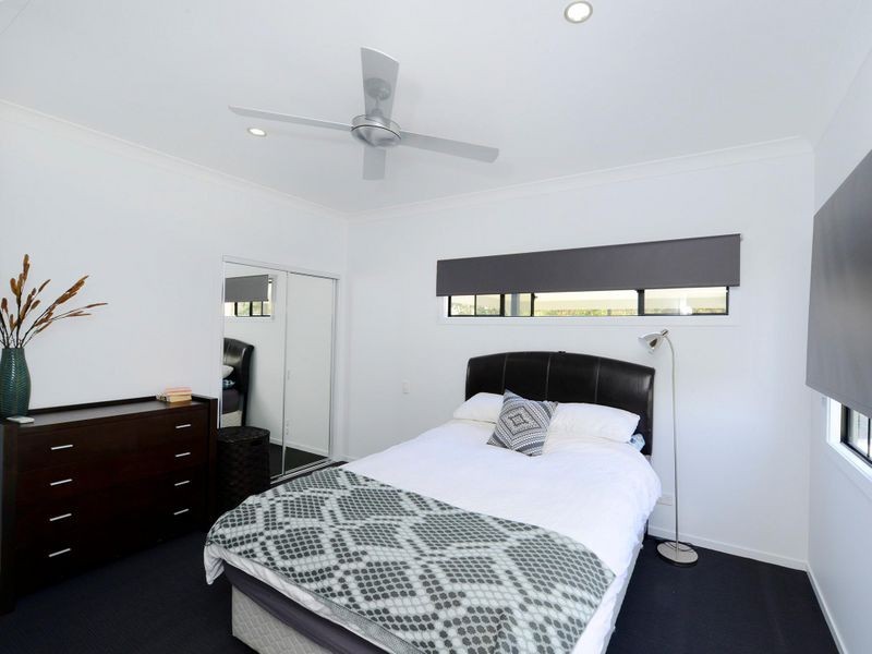 21 Grange Road, Newtown QLD 4305
